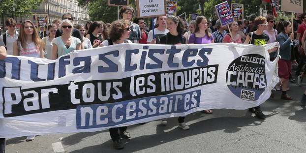 Manif pour la fermeture d un local d extreme droite lyon